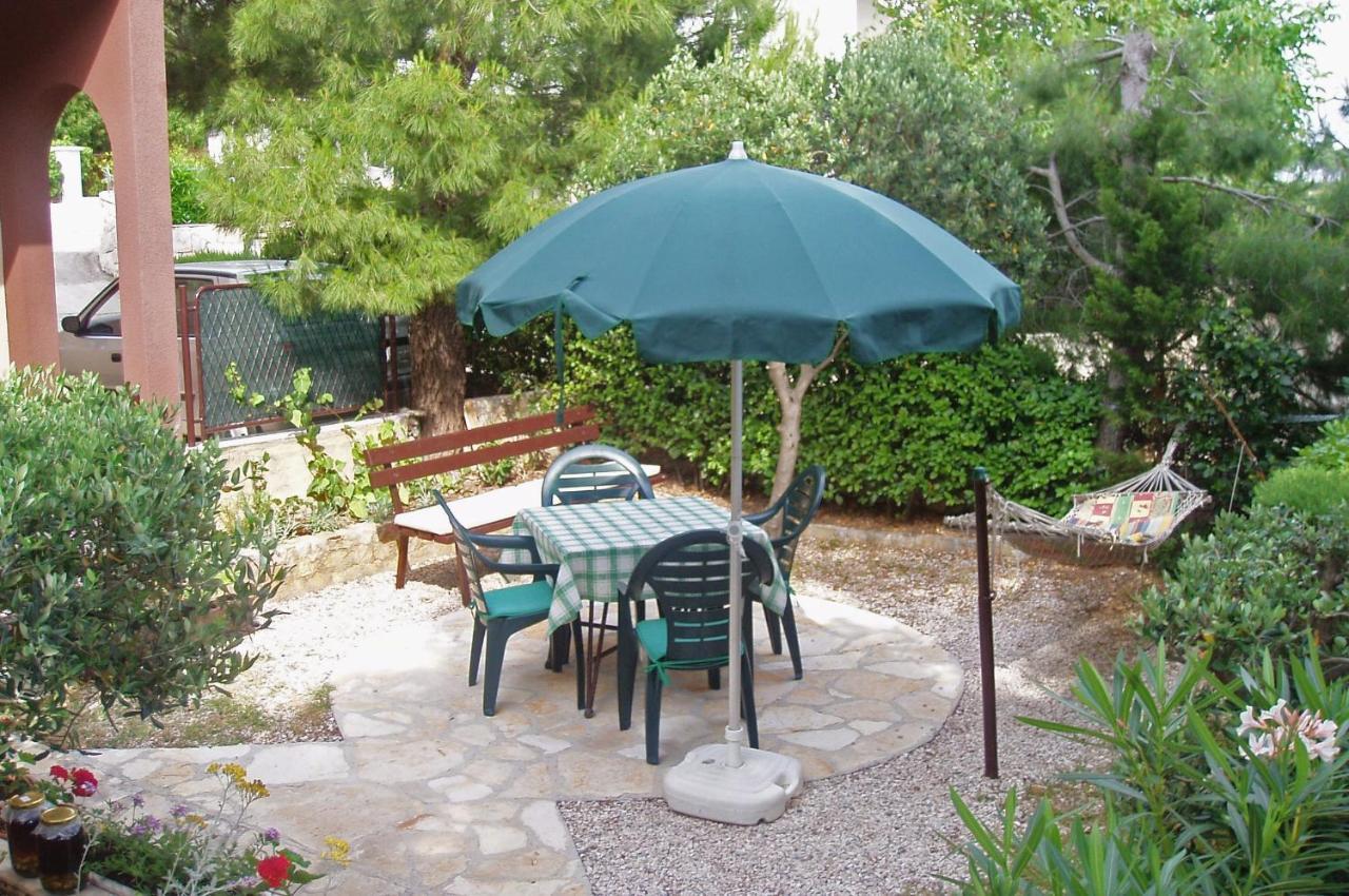 Apartments By The Sea Nemira, Omis - 5884 Tice Екстер'єр фото