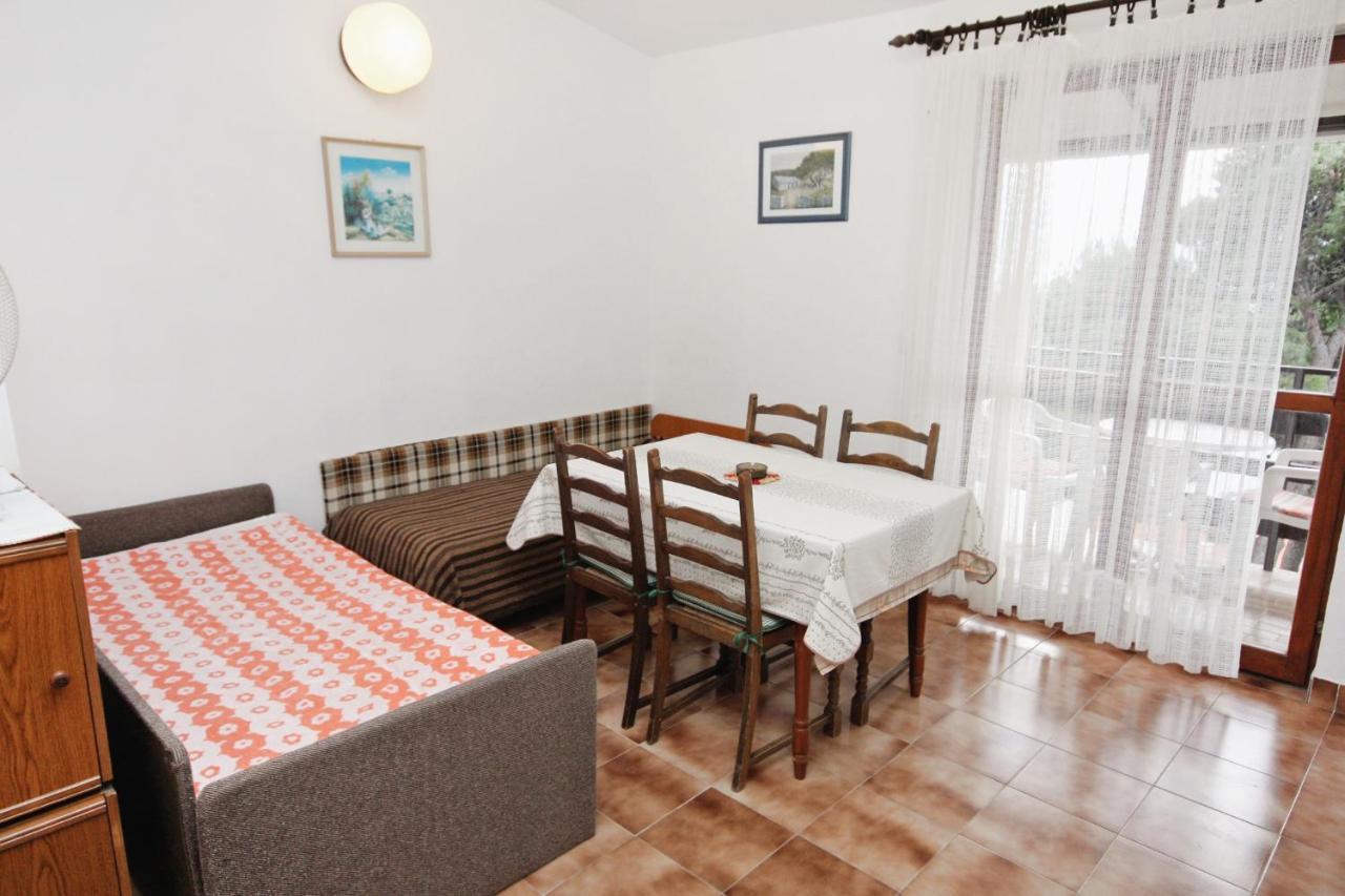 Apartments By The Sea Nemira, Omis - 5884 Tice Екстер'єр фото